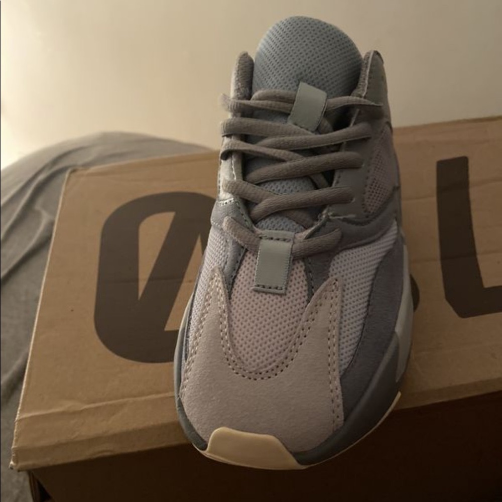 Interia yeezy
